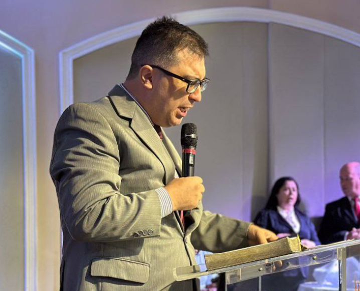 Pastor Anderson Machado